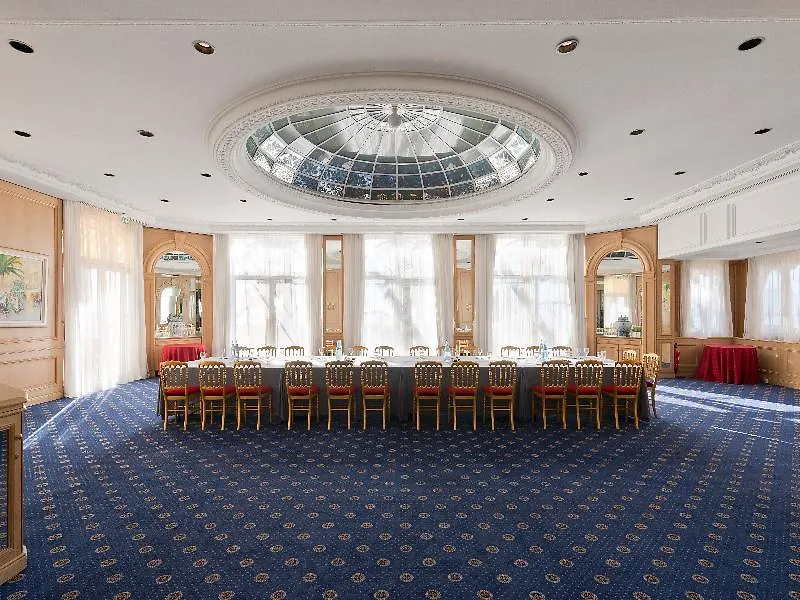 Carlton Cannes, A Regent Hotel