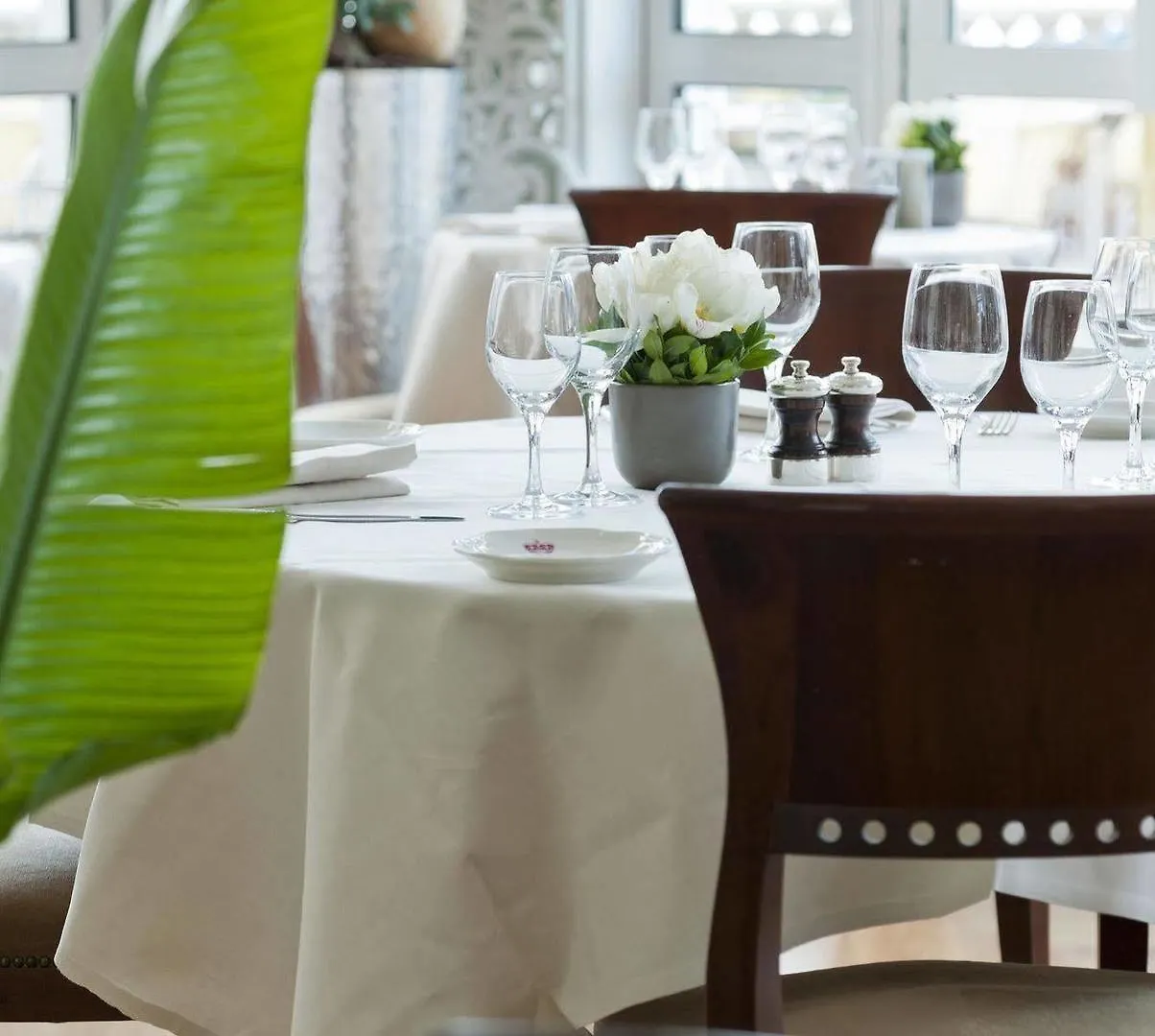 Carlton Cannes, A Regent Hotel