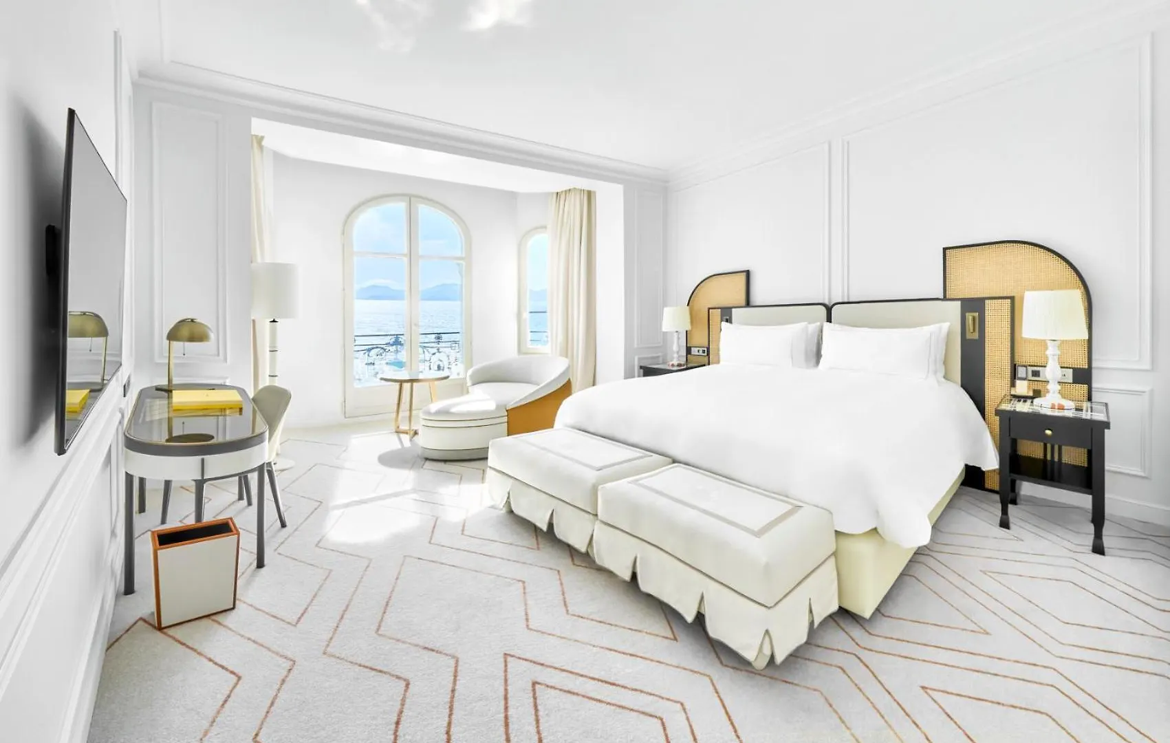 Carlton Cannes, A Regent Hotel