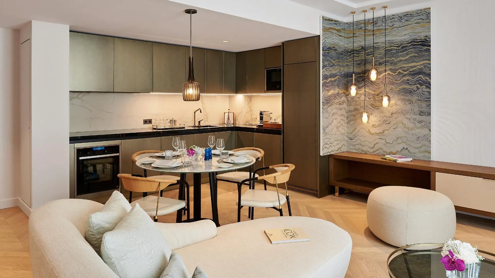 Carlton Cannes, A Regent Hotel 5*, Κάννες